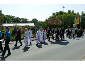 Bittprozession an Pfingstmontag (Foto: Karl-Franz Thiede)